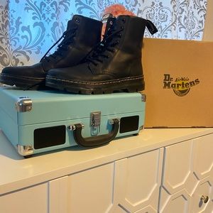 Mens size 9 Dr Martens